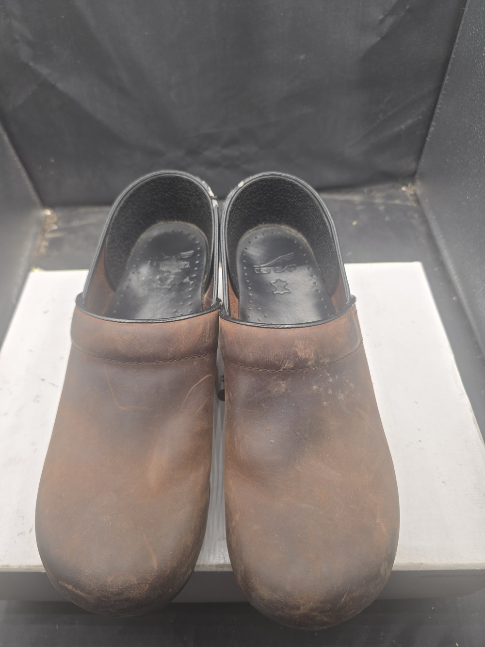 Dansko Men's Brown Leather Slip-On Clogs - Distressed Brown